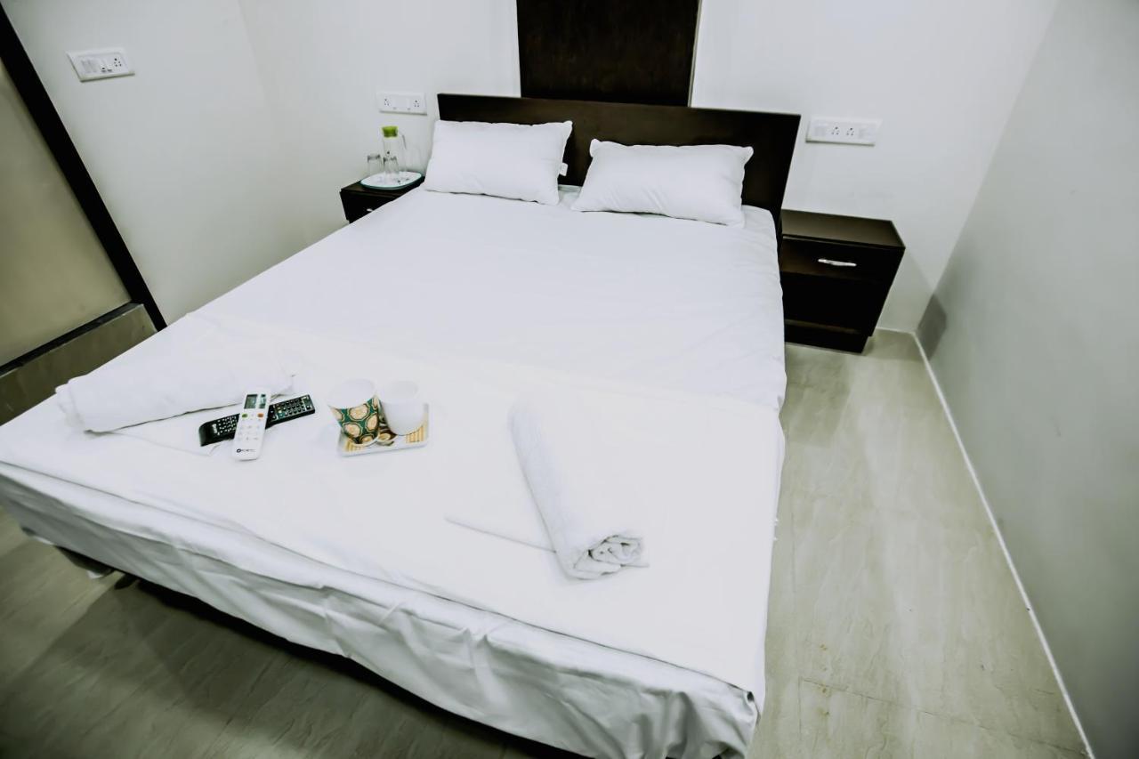 Indra Regency Hotel Thiruttani Buitenkant foto